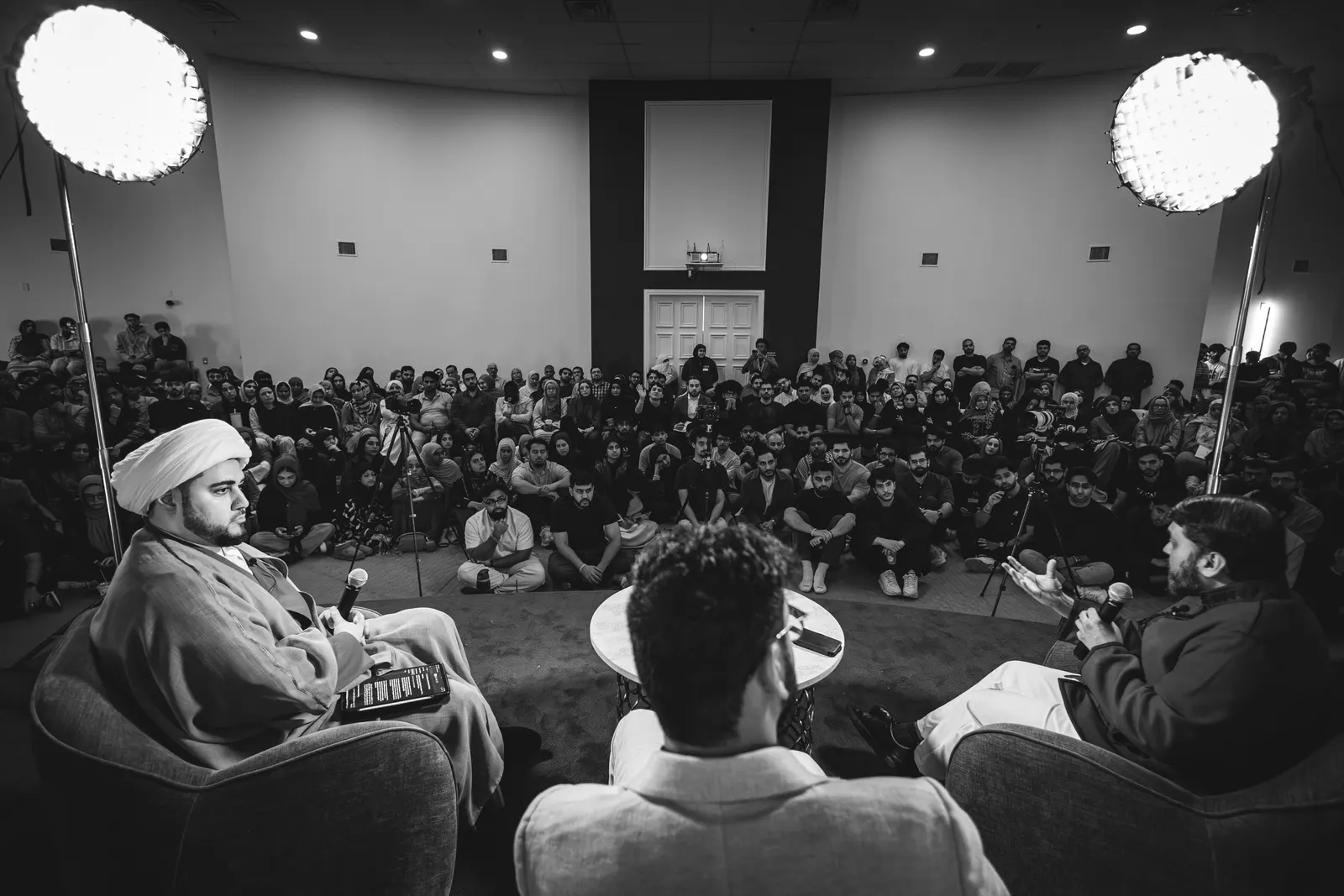 A view from the panel into the audience at a Nuun conversation